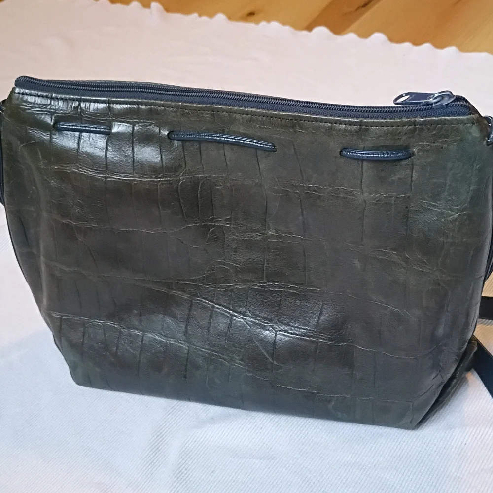 Carlos Falchi Vintage  Green Leather Crossbody - Picture 3 of 9